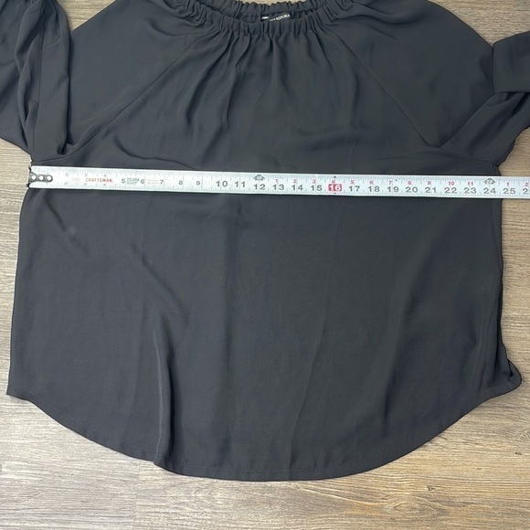 Banana Republic Women’s Black Blouse with Gathered Neck and Sleeves, size XL - Picture 7 of 8
